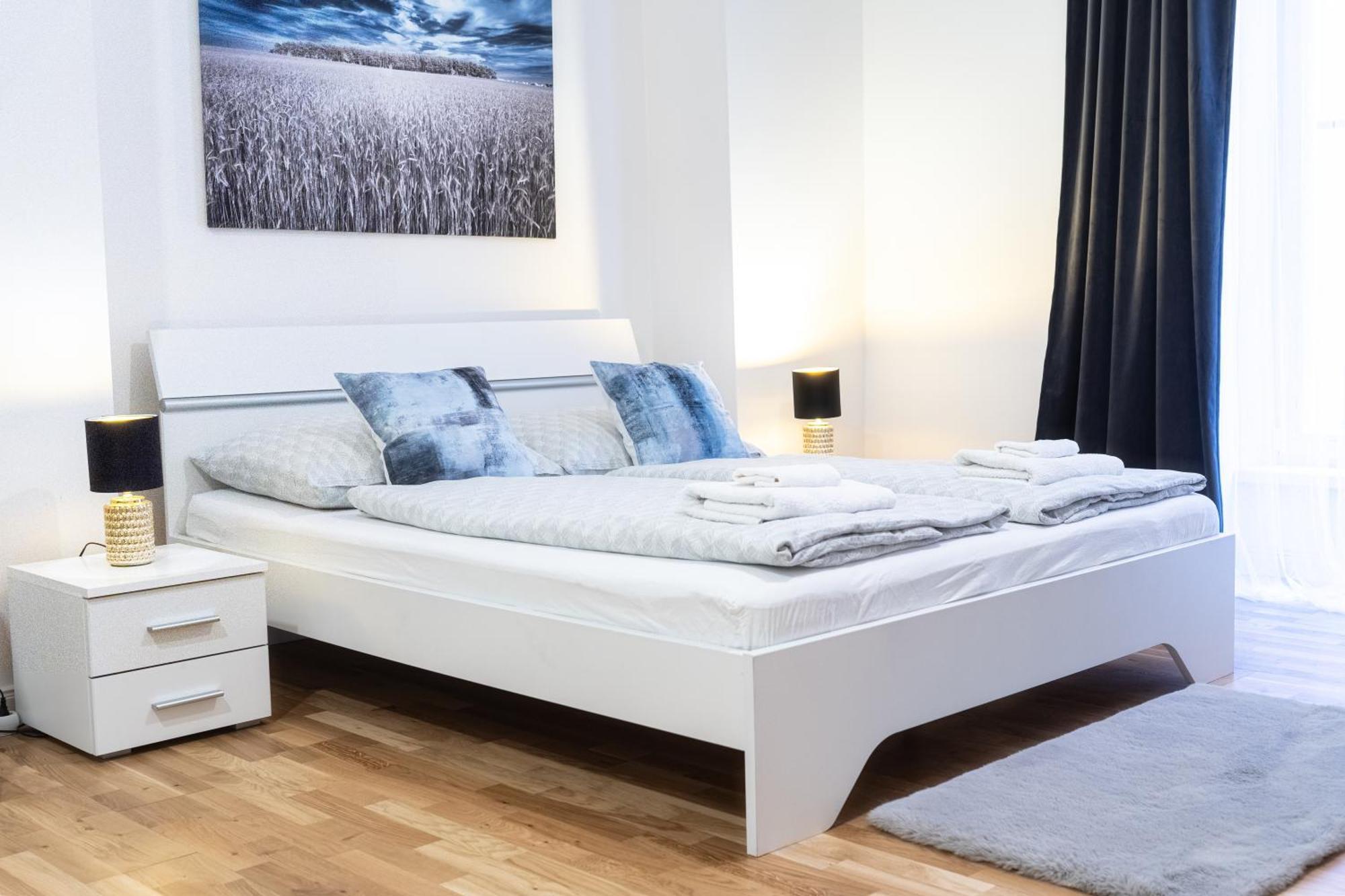 1 New Just Steps Away From Old Town And The Florence Bus Station Prague